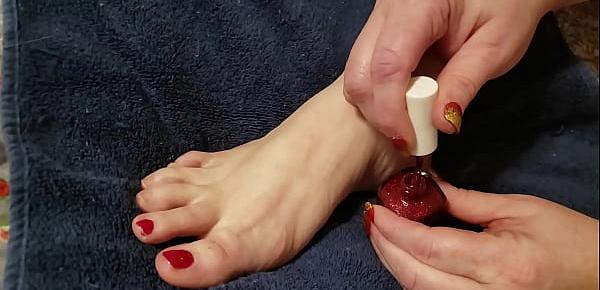  Painting Pretty Little Toes